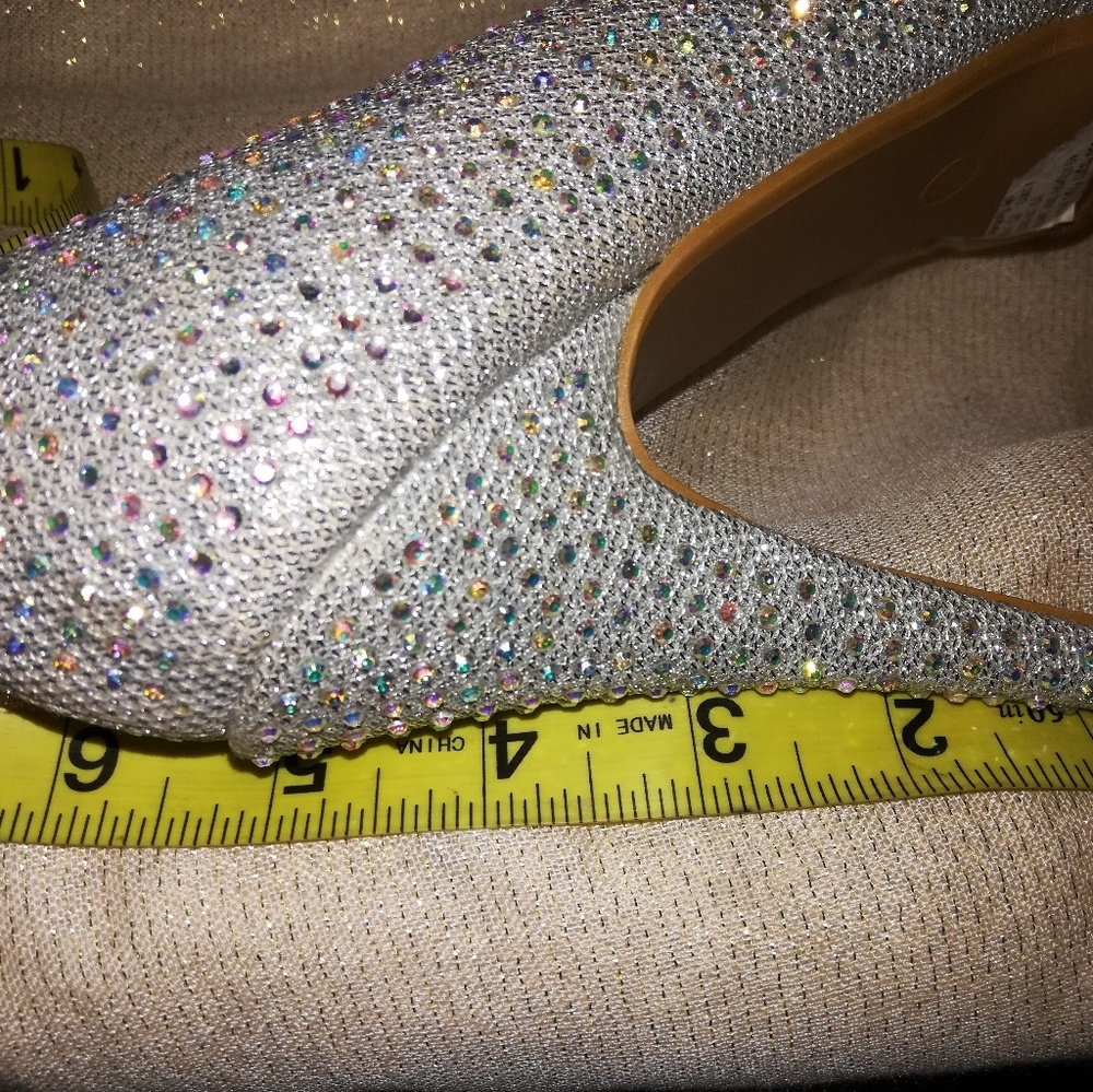 Shoes - Picture 2 of 6